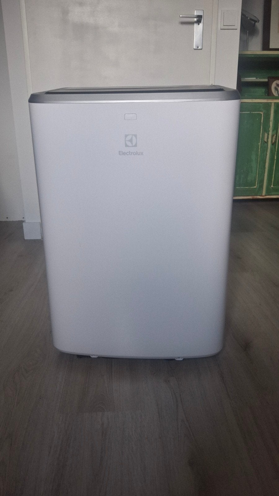 Electrolux Mobiele Airco EXP26U538HW - Koelen & Verwarmen, Ophalen, Verwarmen, Zo goed als nieuw, Afstandsbediening
