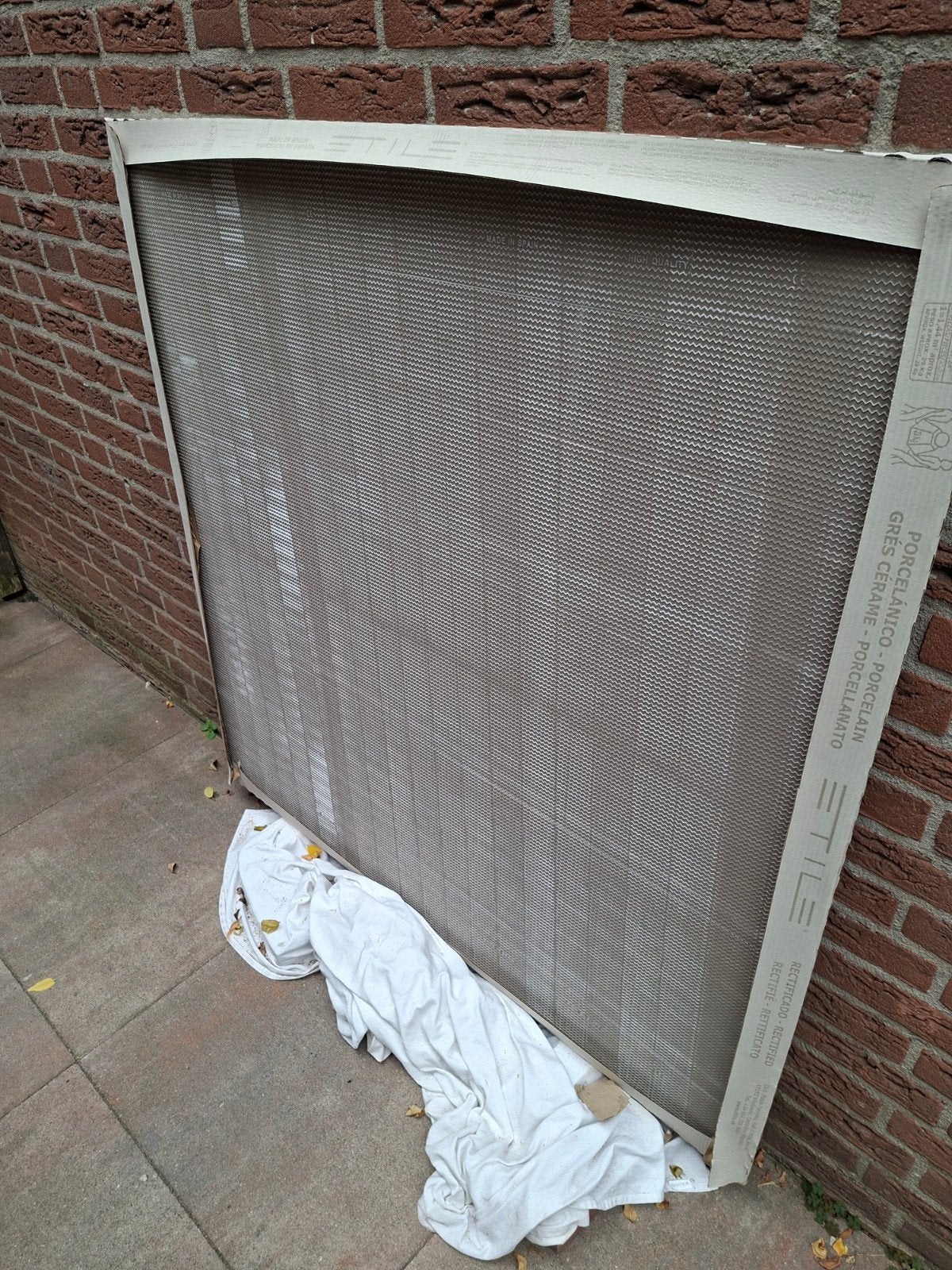 Voor de liefhebber dier misschien wat aan heeft:, 60 cm of meer, Ophalen of Verzenden, Minder dan 5 m², Vloertegels