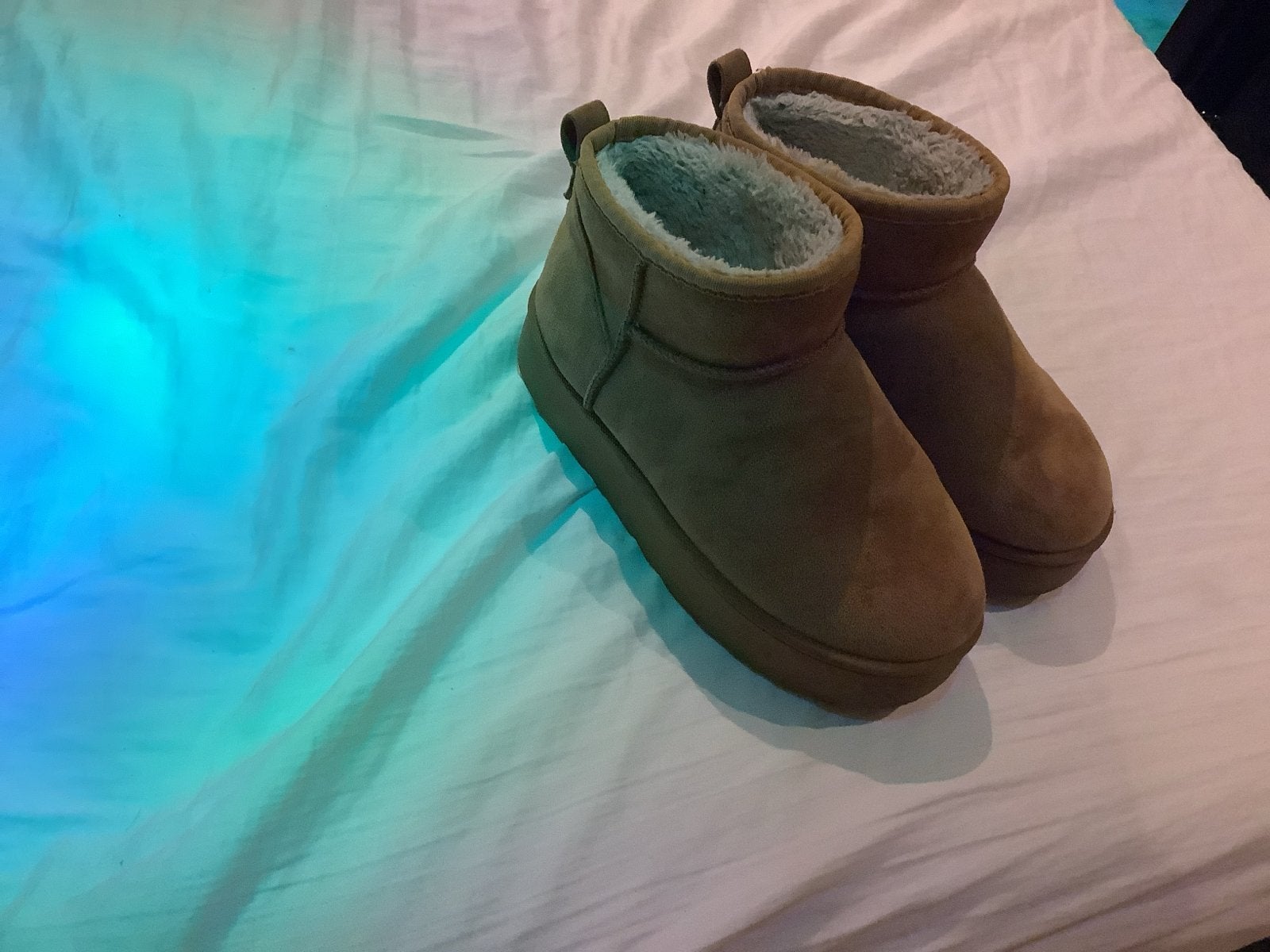 Comfortabele UGG laarzen - Perfect voor de winter!, Kleding | Dames, Schoenen, Ophalen, Gedragen, Bruin, Lage of Enkellaarzen