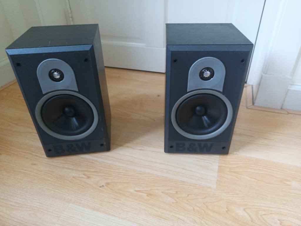 Bowers & Wilkins DM600 boekenplank luidsprekers