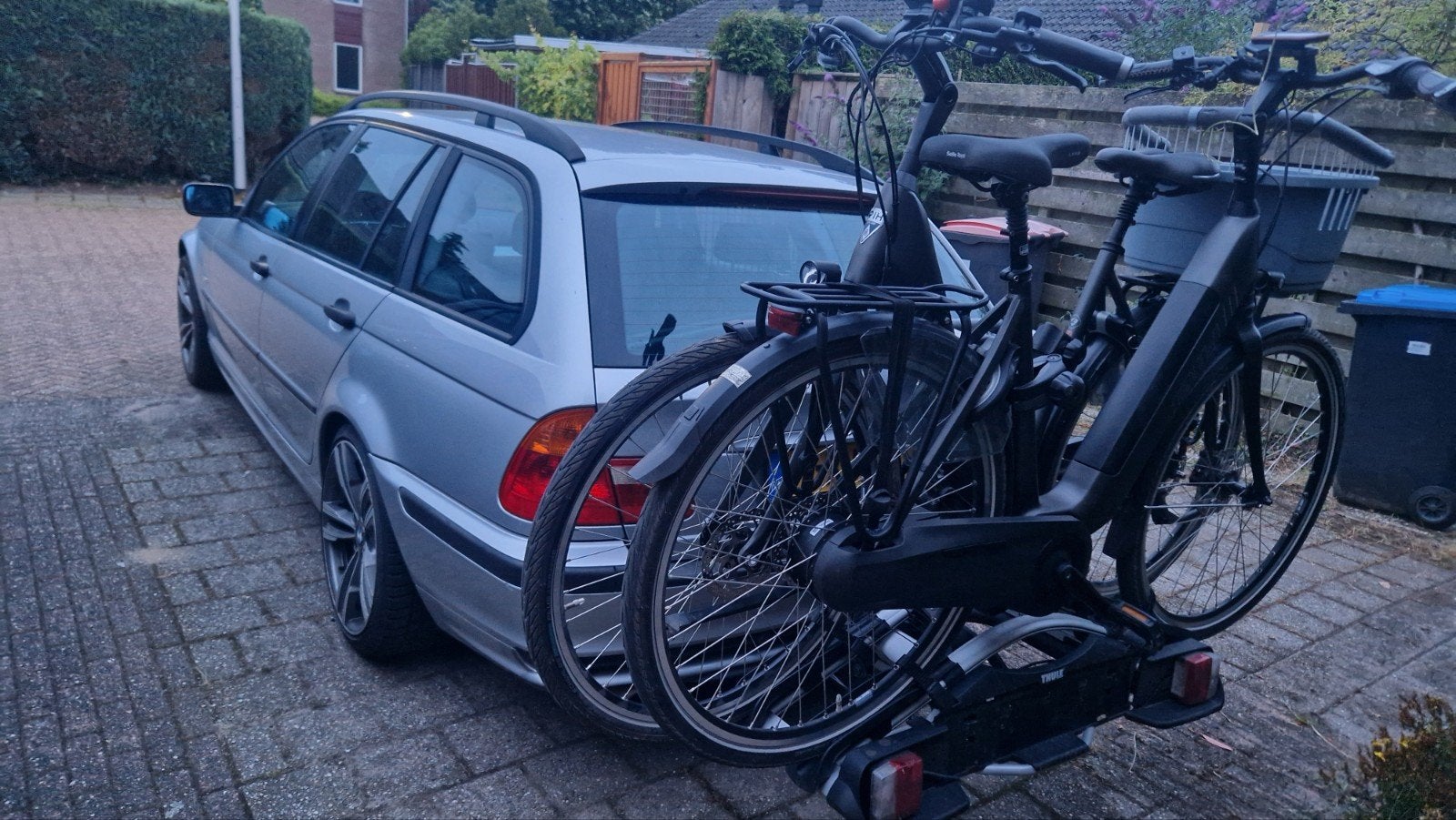 Thule Euroway G2 921 fietsendrager voor trekhaak - 2 fietsen, Auto diversen, Fietsendragers, Gebruikt, Trekhaakdrager, 2 fietsen