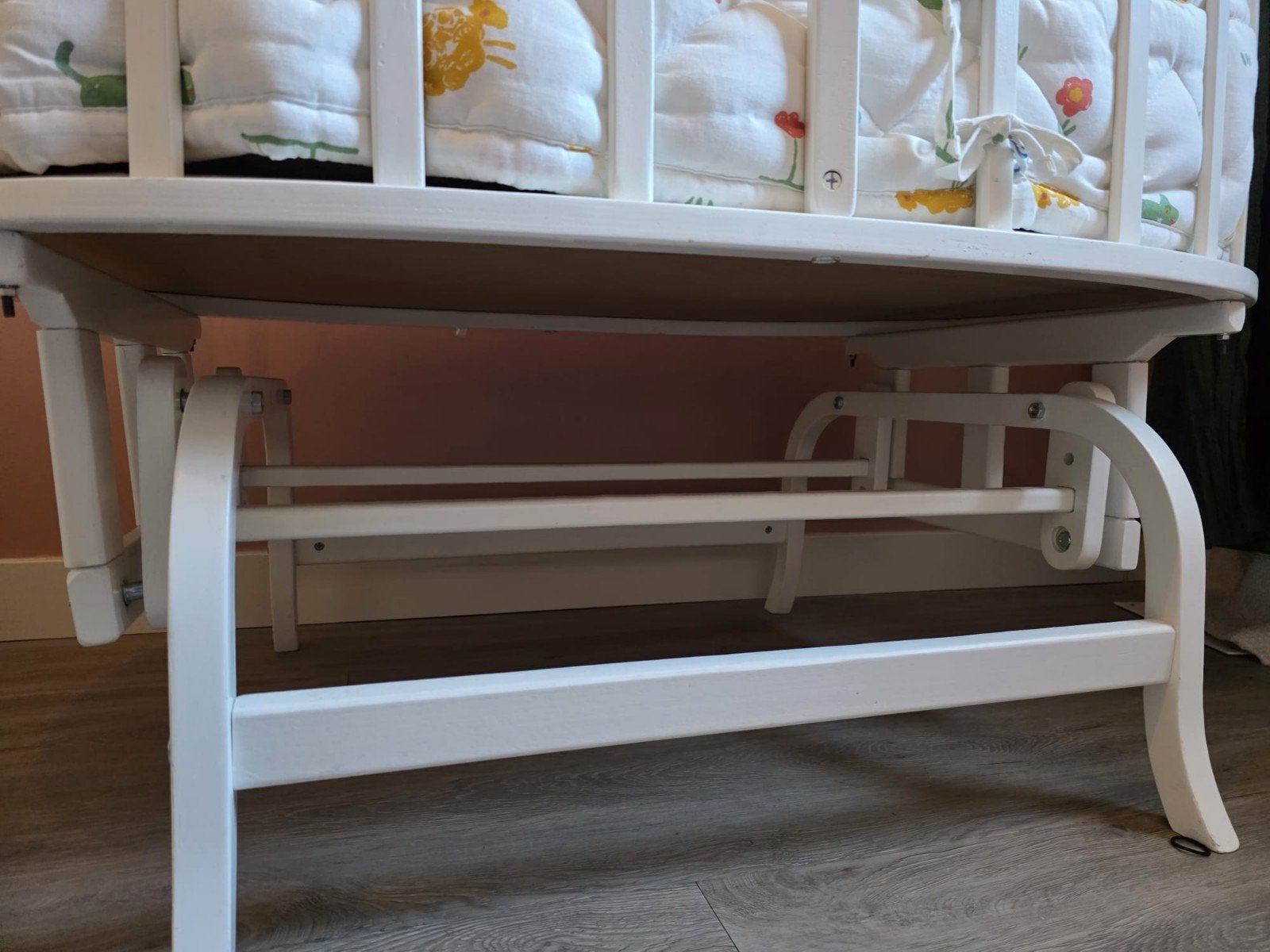 Witte ovale wieg met schommelfunctie, Ophalen, Wit, 190 cm of minder, Zo goed als nieuw