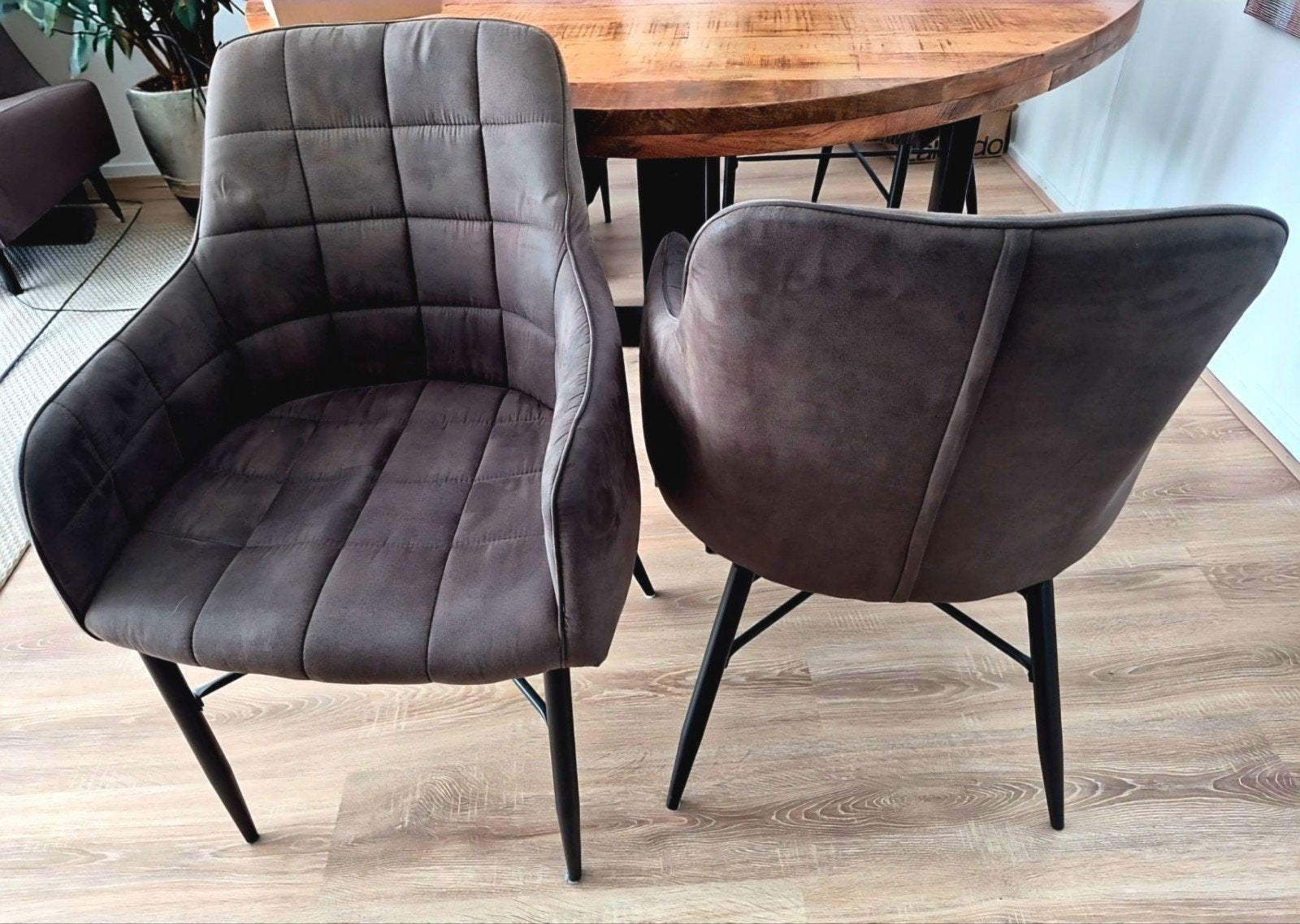 4 eetkamerstoelen - Antracietgrijs/taupe met zwart onderstel, Ophalen, Zo goed als nieuw, Metaal, Vier