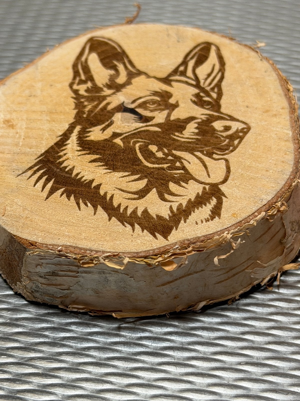 Houten schijf met gravure: vogel, hond, paard of poes, Hout, Beige, Verzenden, Nieuw