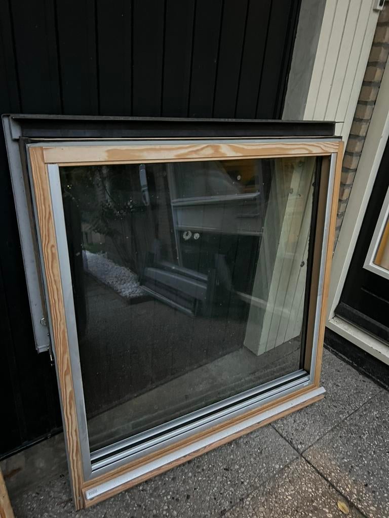 GRATIS Velux dakraam GGL s06 (114x118) dubbelglas, Doe-het-zelf en Verbouw, Glas en Ramen, Ophalen, Gebruikt, 80 tot 120 cm, 80 tot 120 cm