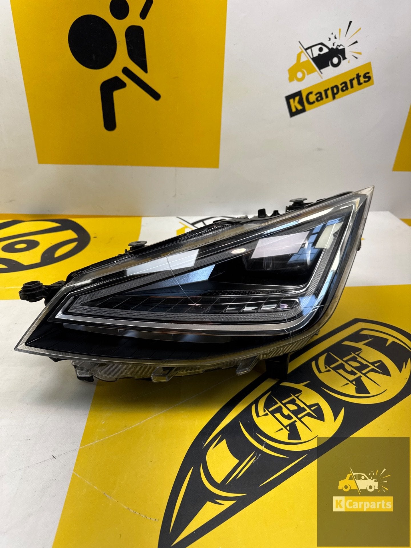 Seat Ibiza V Lift Arona Lift Full LED Koplamp links 6F194100, Gebruikt, Autovia A-2, Km 585 585
08760  Martorell, ES, Ophalen of Verzenden