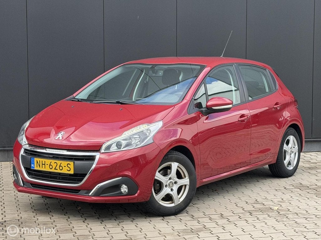 Peugeot 208 1.2 82PK Blue Lion | AIRCO | CARPLAY | TREKHAAK, Auto's, Peugeot, Voorwielaandrijving, Parkeersensor, Stof, Gebruikt