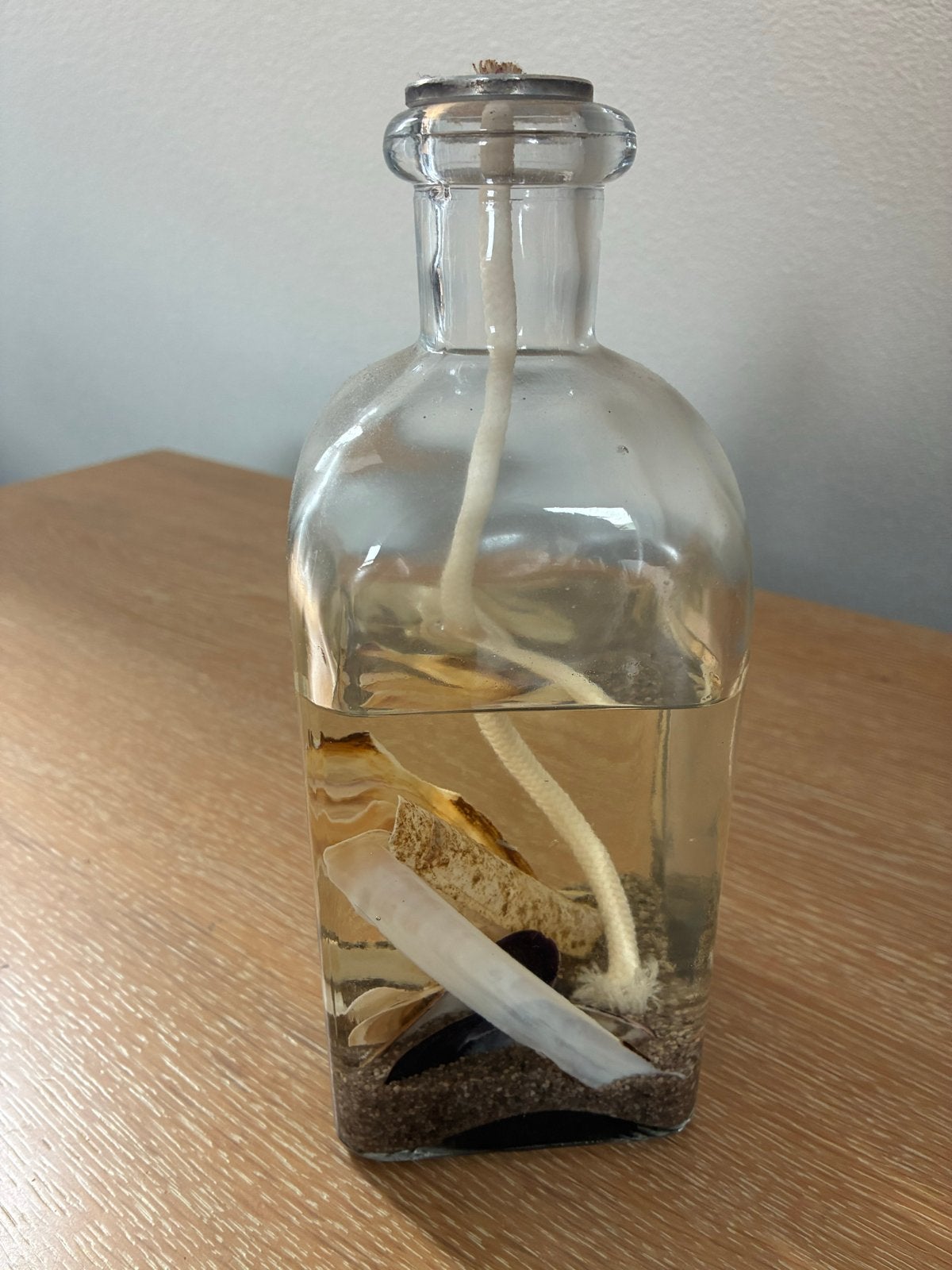Decoratieve olielamp in fles - 24 cm hoog, Gebruikt, Meerkleurig, Ophalen of Verzenden, Glas