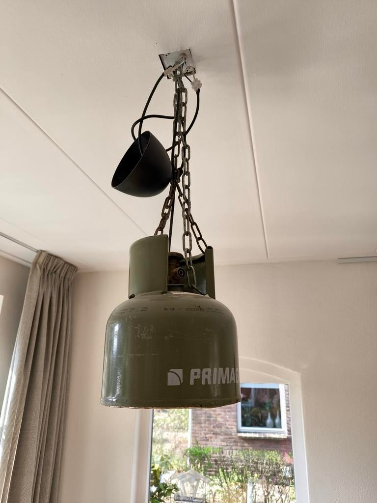 Hanglamp van gasfles, Ophalen
