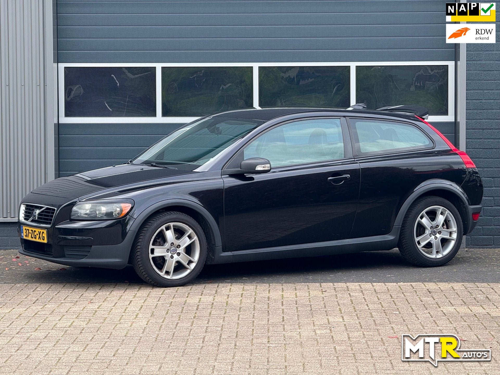 Volvo C30 1.8 Kinetic 2e EIG|NAP|APK 12-2026, Auto's, Voorwielaandrijving, 1228 kg, Gebruikt, Zwart