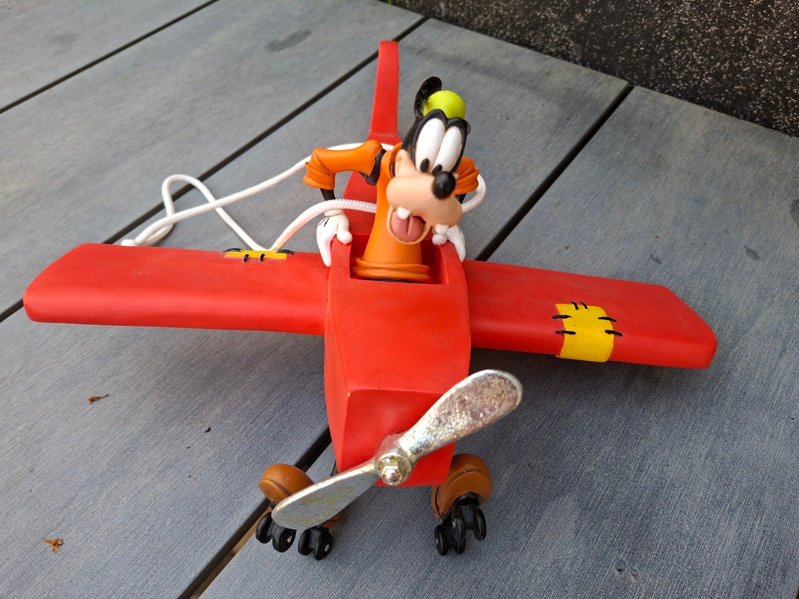 Originele Disney Goofy in Vliegtuig Beeldje, Ophalen of Verzenden, Goofy of Pluto, Zo goed als nieuw, Beeldje of Figuurtje