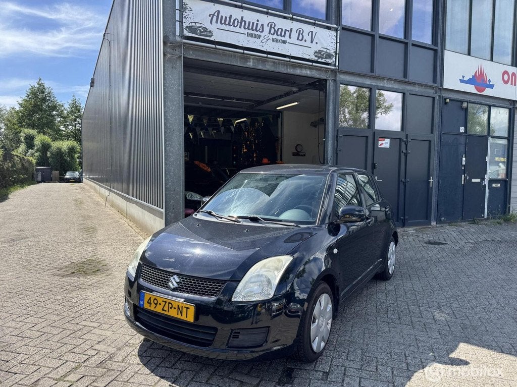 Suzuki Swift 1.3 Cool Airco! Nieuwe APK! NAP Logisch!, Auto's, Voorwielaandrijving, Stof, 40 €/maand, Zwart