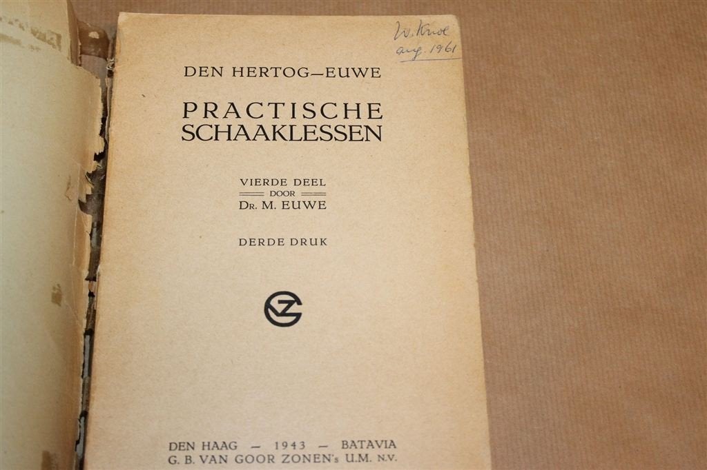 Practische Schaaklessen 4 — Vintage Schaakboek Euwe 1943, Boeken, Ophalen of Verzenden, Gelezen, Overige onderwerpen