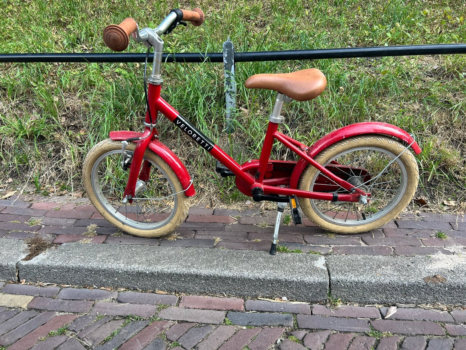Veloretti kinderfiets - voorrem moet gerepareerd, Ophalen, Gebruikt, Velgrem, 16 tot 20 inch