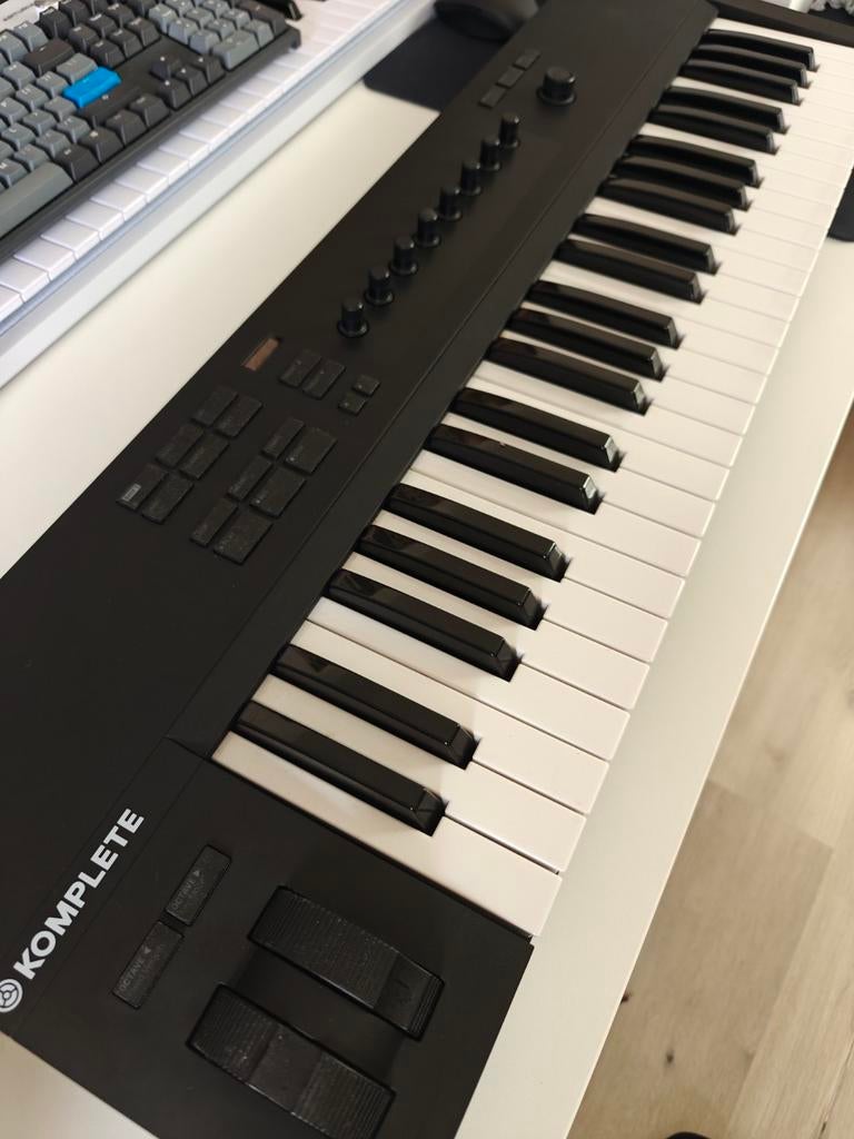 Native Instruments Komplete Kontrol A49 MIDI Keyboard, Muziek en Instrumenten, Ophalen of Verzenden, Novation, Novation@mail.com
