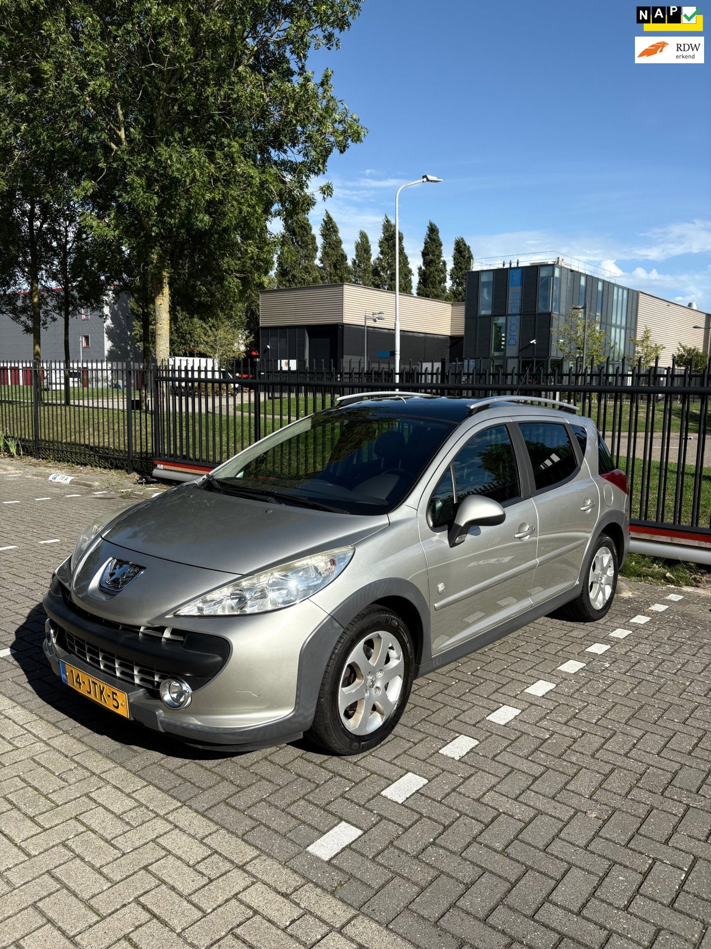 Peugeot 207 SW Outdoor 1.6 VTi, Dealer onderhouden, Gebruikt, Zwart, 4 cilinders
