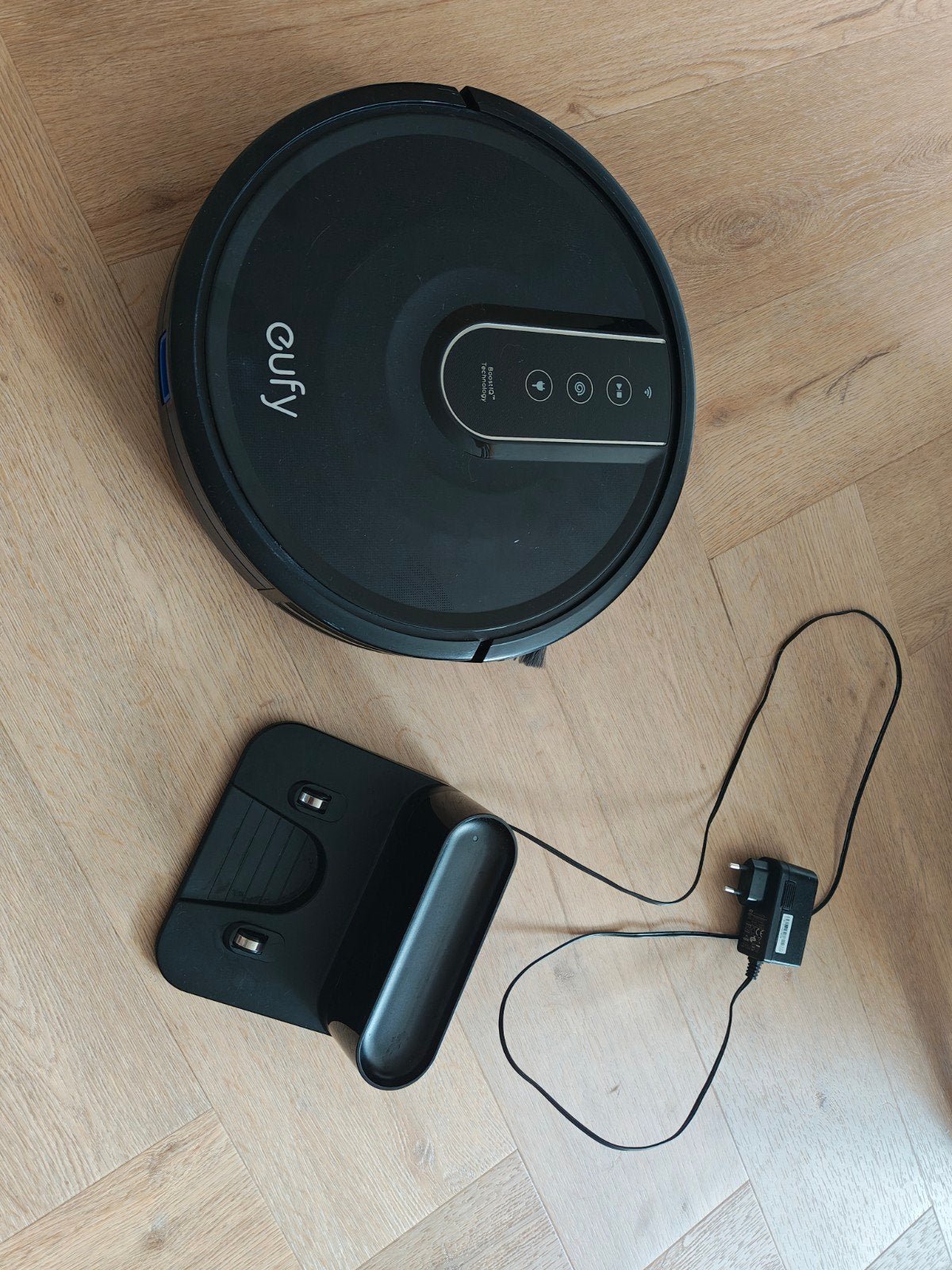 Eufy Robotstofzuiger met dockingstation en afstandsbediening, Overige merken, Gebruikt, Ophalen of Verzenden, Robotstofzuiger
