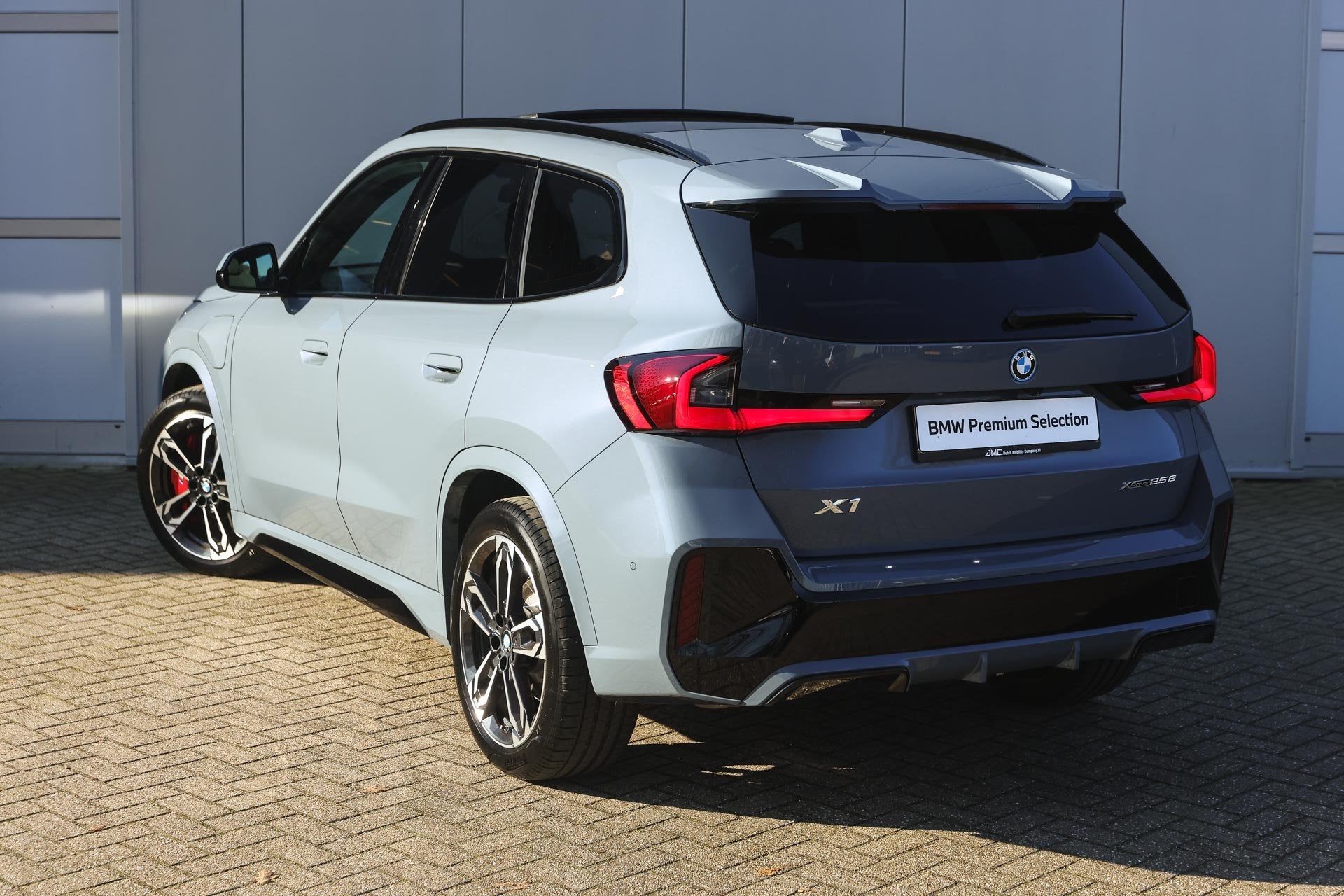 BMW X1 xDrive25e M Sport Automaat / Panoramadak / Trekhaak /, Auto's, BMW, 12 maanden, Gebruikt, Bedrijf, Hybride Elektrisch/Benzine