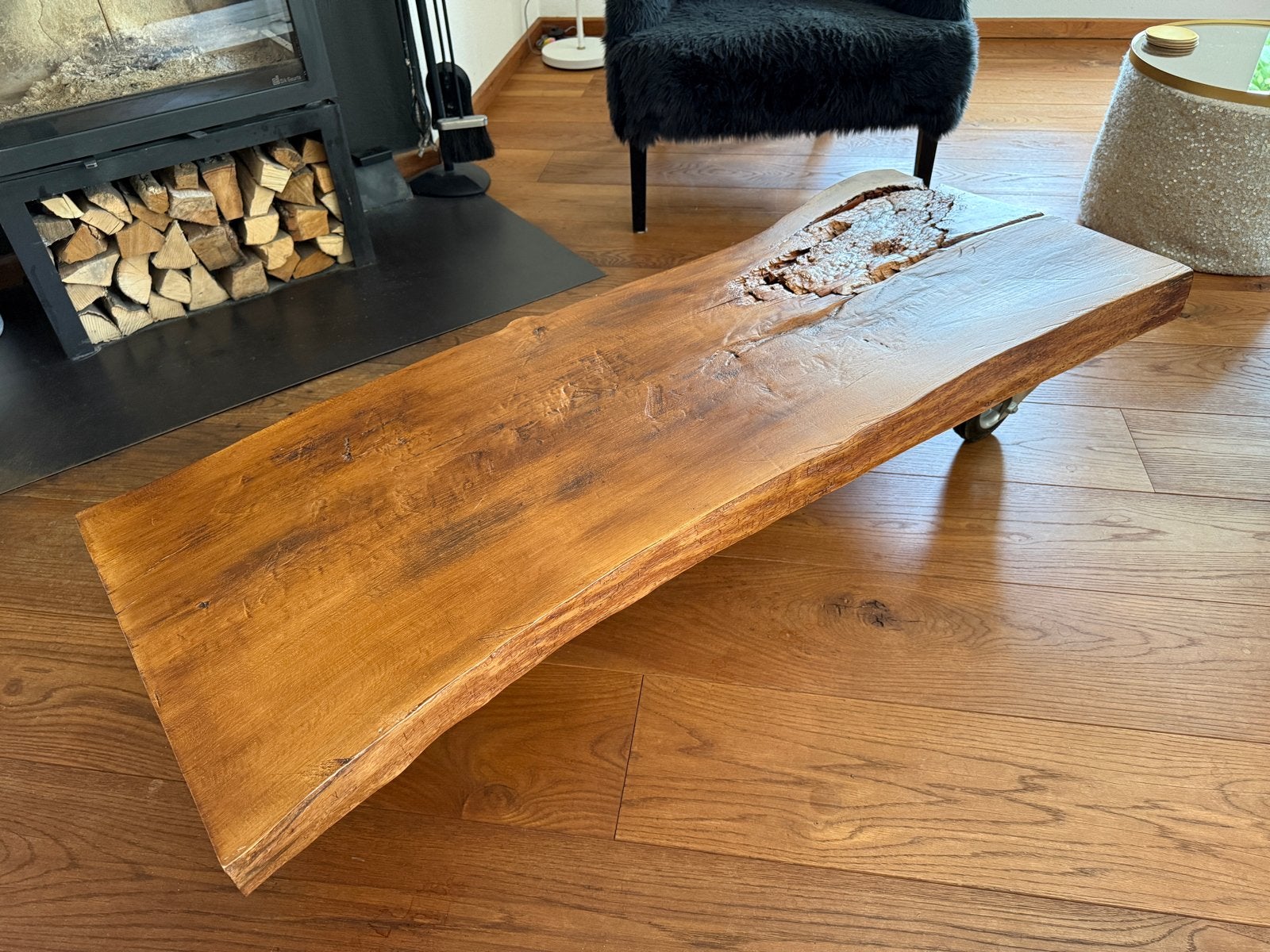 Unieke salontafel van massief hout op wielen 150x50x27h, Huis en Inrichting, Tafels | Salontafels, Ophalen, Eikenhout, Natuurlijk