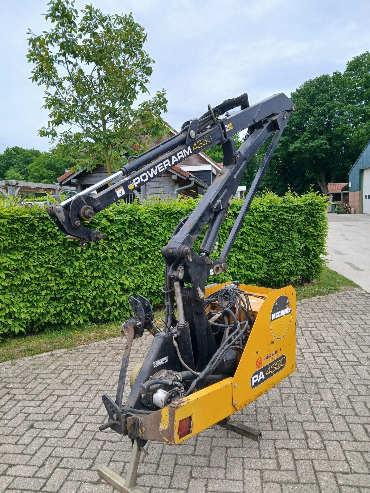 Mcconnel  pa 4330 maaiarm armklepelmaaier, Ophalen