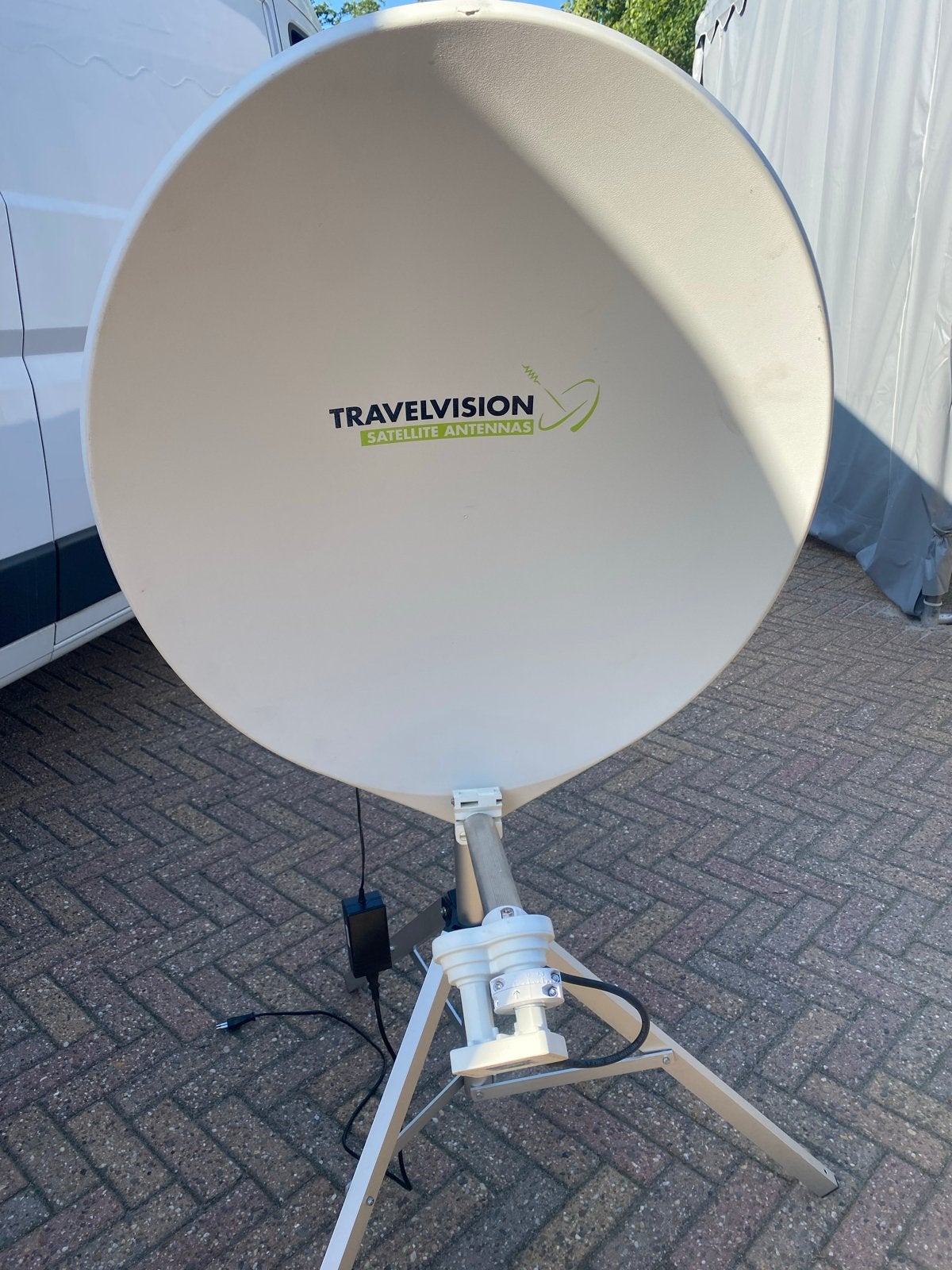 Travelvision R7 Automatische Satellietantenne, Ophalen, Zo goed als nieuw, (Schotel)antenne, Overige merken
