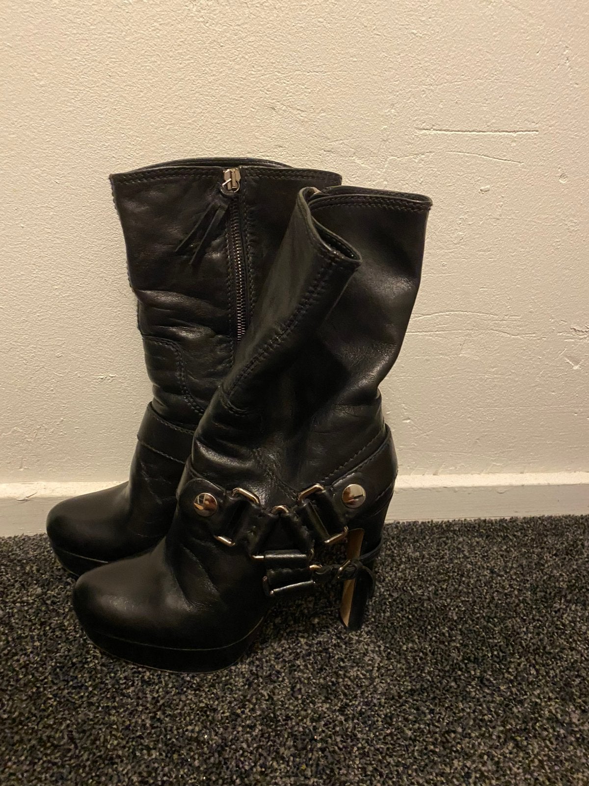 Miu Miu hoge laarzen maat 38, Kleding | Dames, Hoge laarzen, Zwart, Ophalen of Verzenden, Zo goed als nieuw