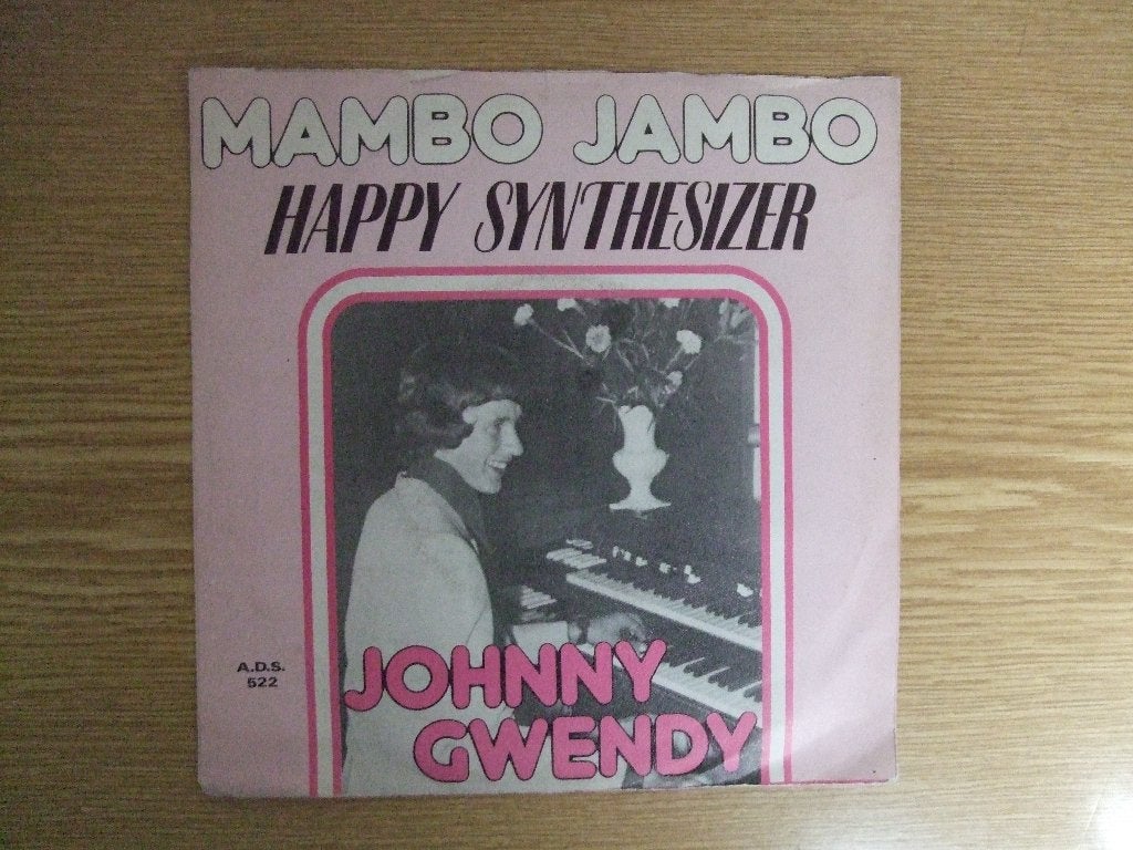 JOHNNY GWENDY      MAMBO JAMBO / HAPPY SYNTHESIZER, Ophalen of Verzenden, Zo goed als nieuw, 7 inch, Pop