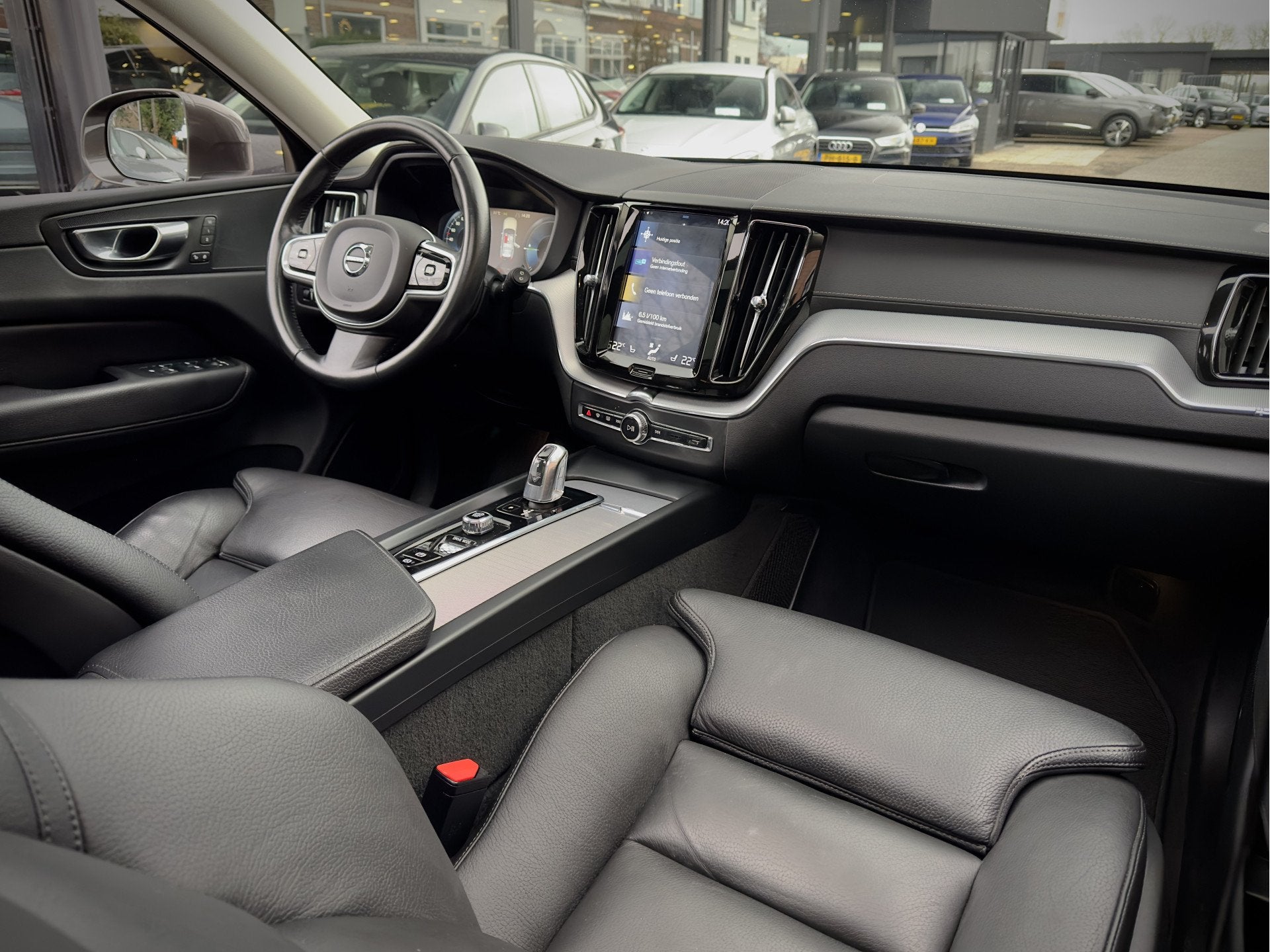 Volvo XC60 2.0 T8 AUT8 TWIN ENGINE AWD INSCRIPTION PANODAK L, Automaat, Dealer onderhouden, Gebruikt, 4 cilinders