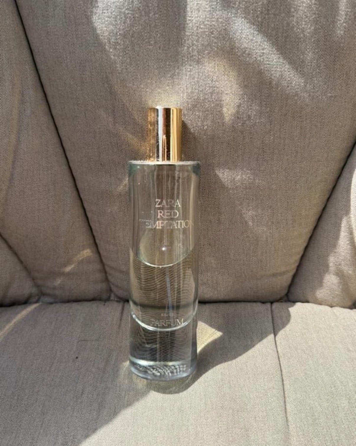 Zara red temptation parfum HALF VOL baccarat rouge, Ophalen of Verzenden, Gebruikt