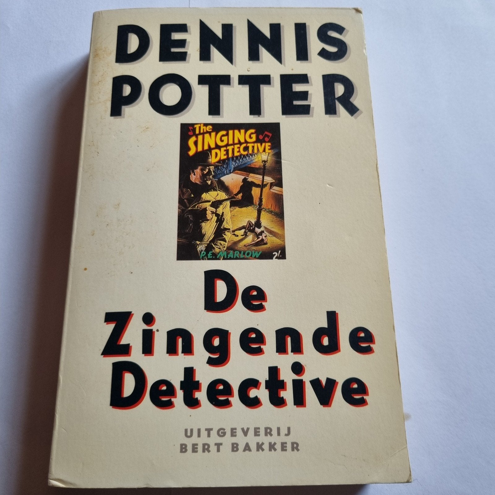 De Zingende Detective - Dennis Potter (Bert Bakker), Ophalen of Verzenden, Gelezen, Dennis Potter, Tv-bewerking