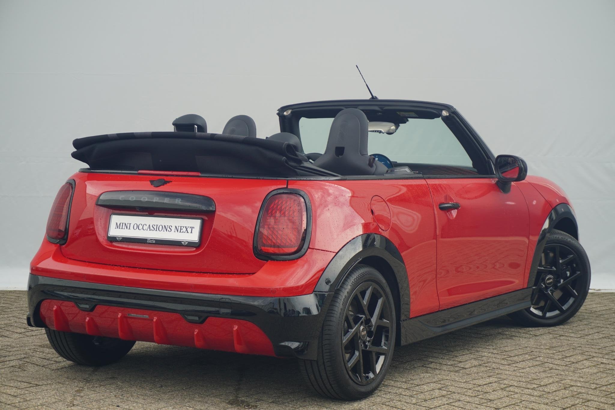 MINI Cabrio Cooper C | John Cooper Works Uitvoering | Pakket, 1998 cc, Gebruikt, 4 stoelen, 163 pk