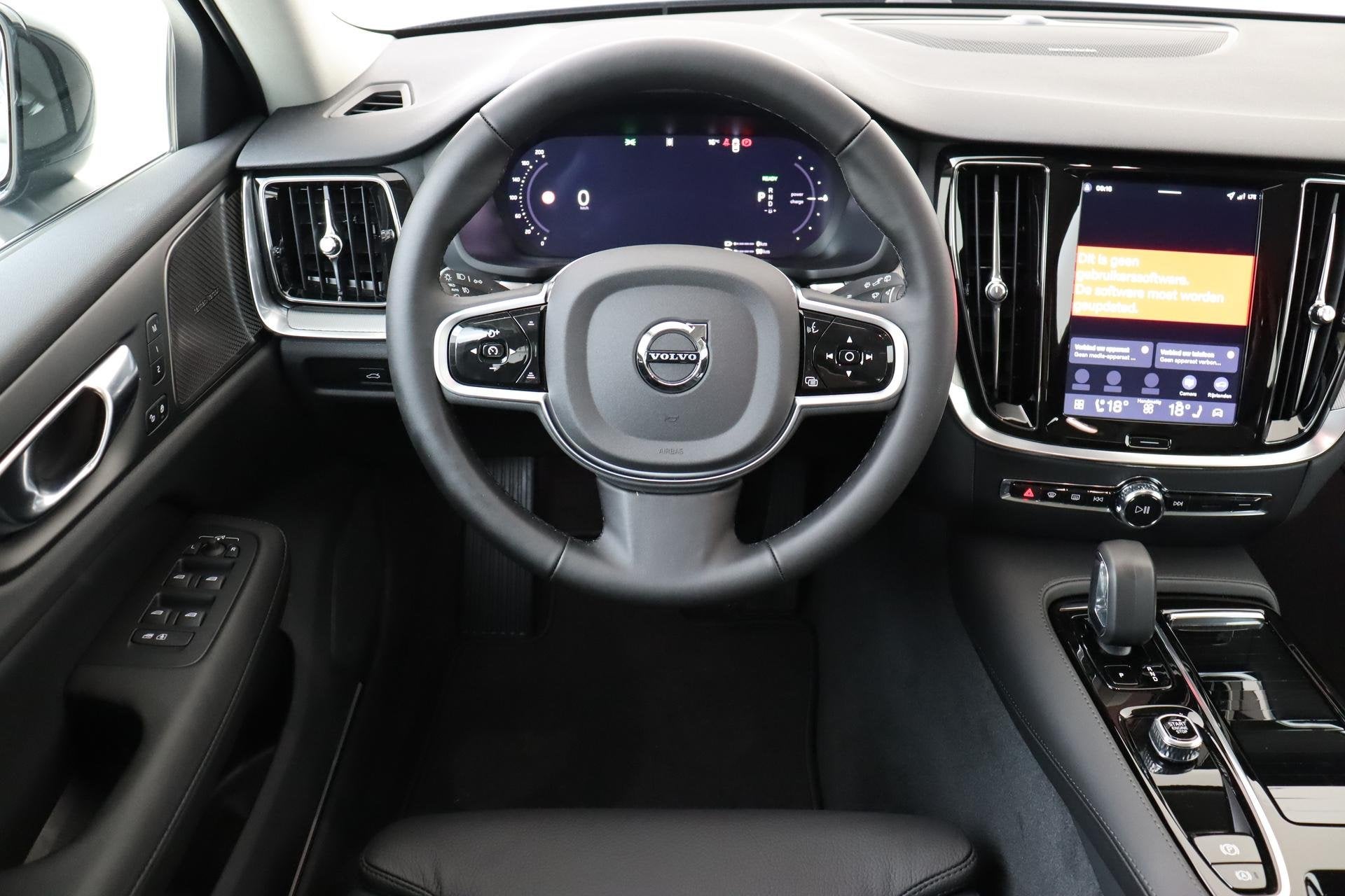 Volvo V60 T8 PLUG-IN HYBRID AWD PLUS PERFORMANCE ED. DARK -H, Auto's, Automaat, 12 maanden, Euro 6, 4 cilinders