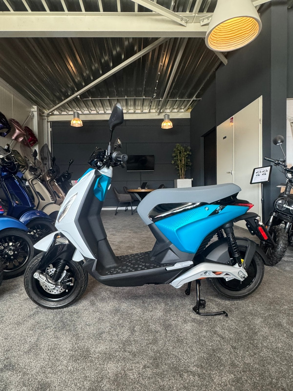 Piaggio one | NIEUW | Brom | Unieke kans | Garantie, Ophalen, Overige modellen, Maximaal 45 km/u, Elektrisch