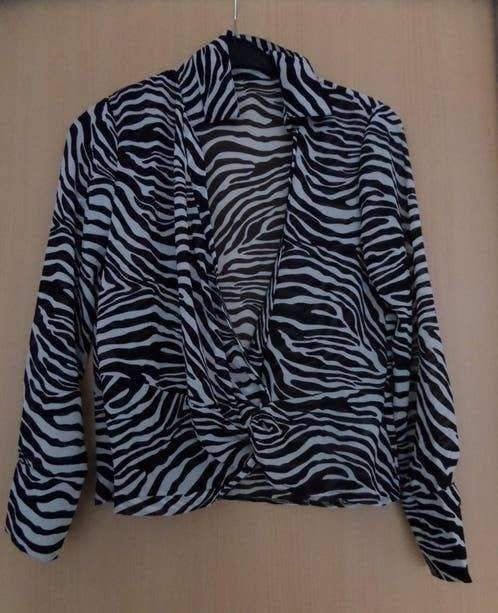 Aparte knoop-blouse met zebra print maat 40 van Shein: ZGAN, Ophalen of Verzenden, Zo goed als nieuw, Maat 38/40 (M), Zwart
