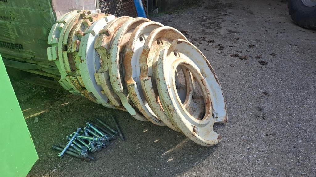 Valtra valmet wielgewichten., Ophalen