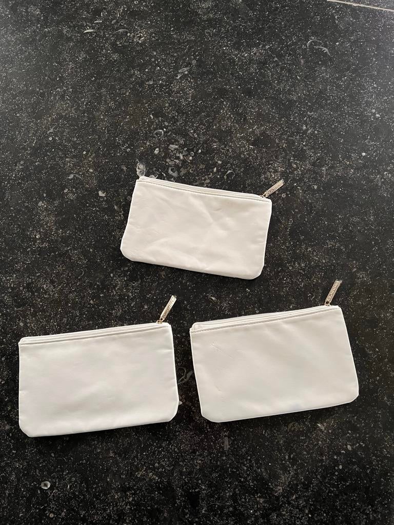3 Clarins make-uptasjes - glad leer en stof met glitter, Sieraden, Tassen en Uiterlijk, Toilettassen, Verzenden, Nieuw, Wit, Dame