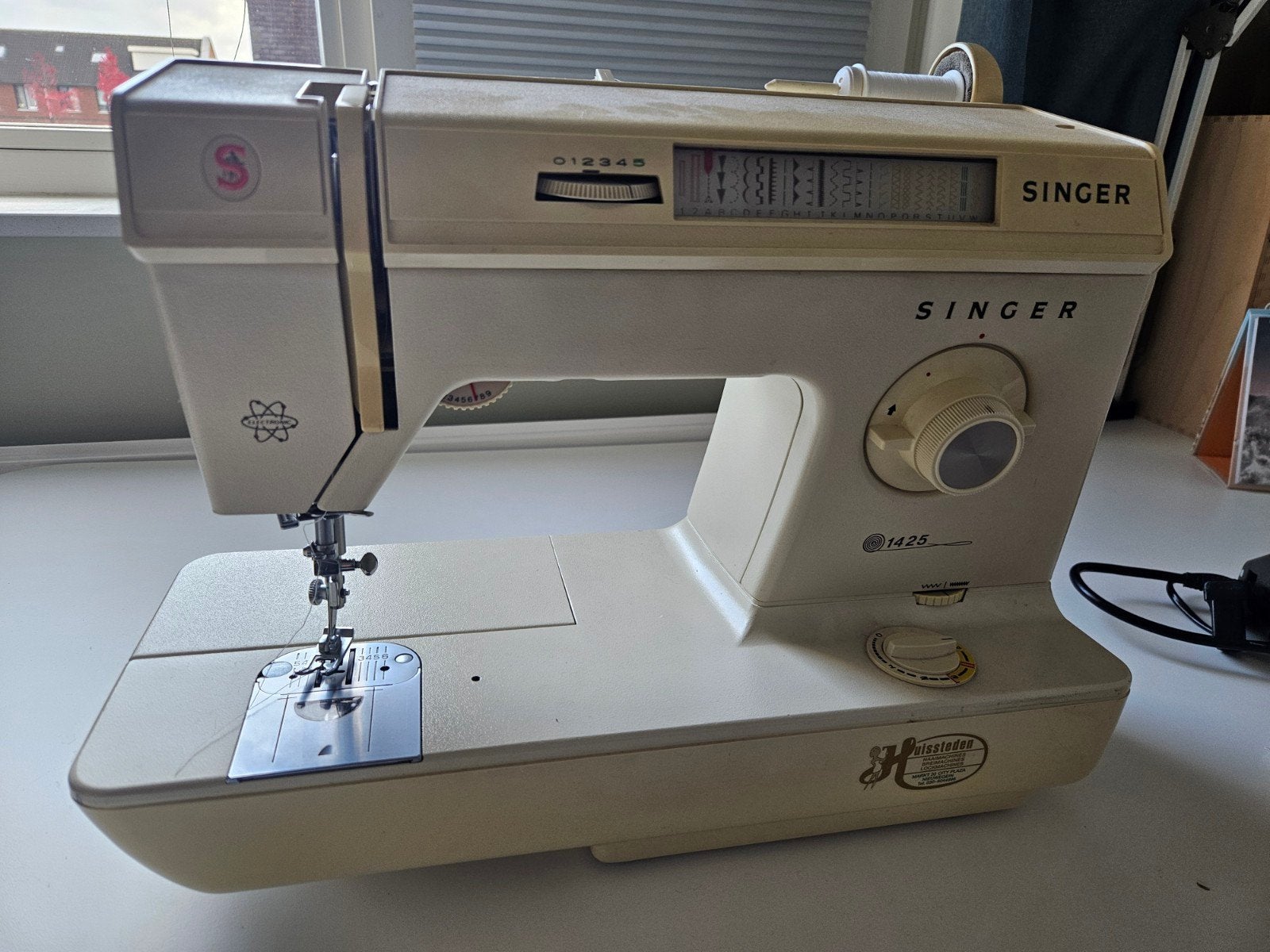 Singer 1425 naaimachine met accessoires en handleiding, Ophalen of Verzenden, Gebruikt, Naaimachine, Singer