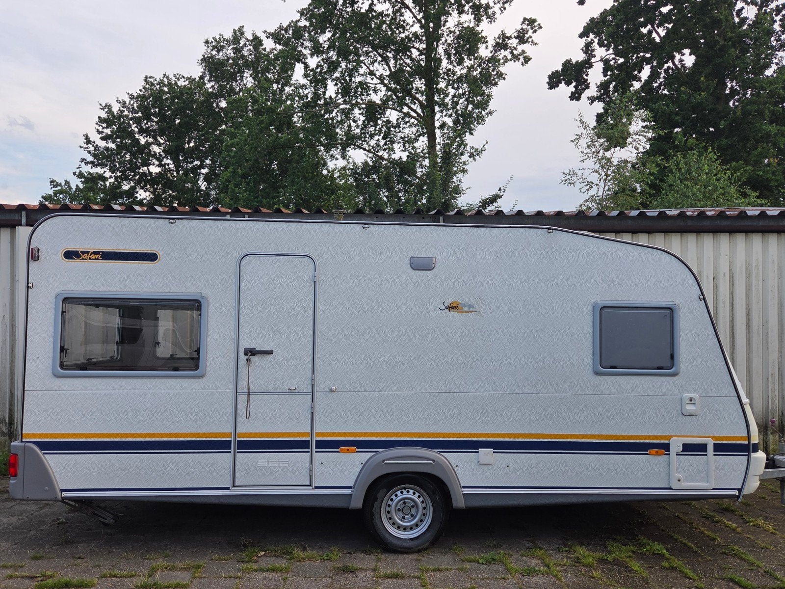 Te koop: Zeer nette en frisse Wilk 500 / Bouwjaar 2003., Omvormbare zithoek, Rondzit, 7 tot 8 meter, Ringverwarming