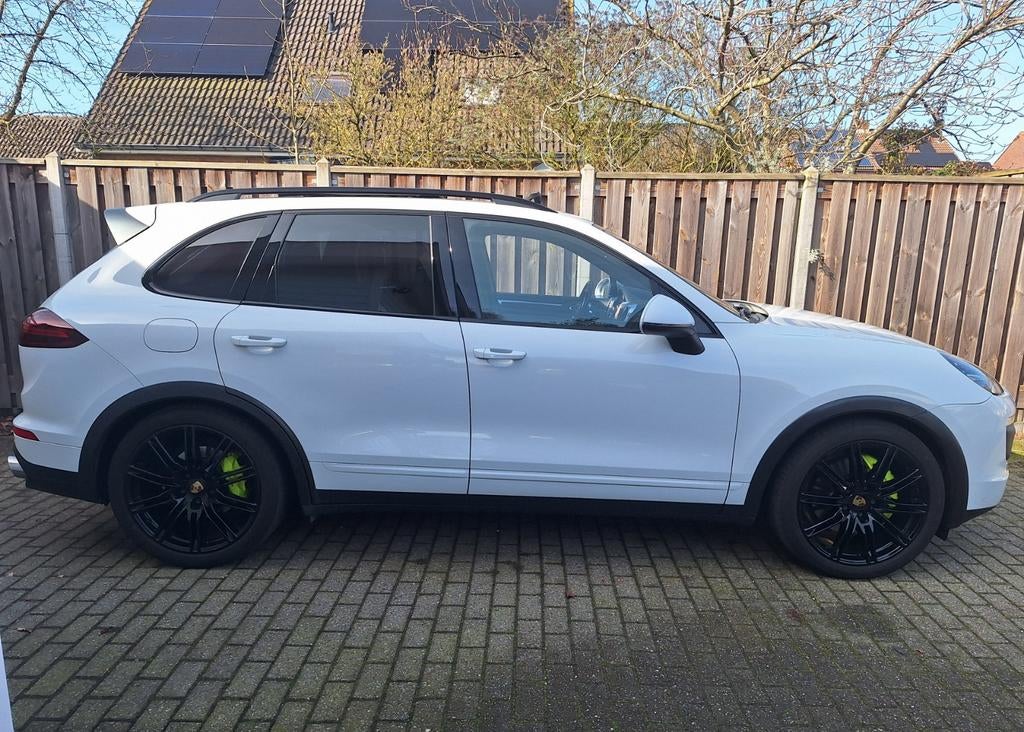 Porsche Cayenne 3.0 V6 416pk E-hybrid S Tiptronic S 2015 Wit, Auto's, Automaat, Cayenne, Zwart, 2995 cc