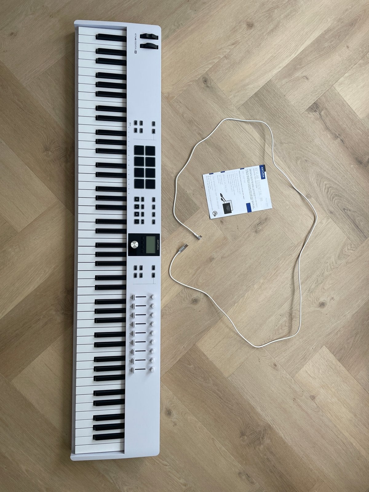 Arturia KeyLab Essential 88 mkII MIDI Master Keyboard, Muziek en Instrumenten, 88 toetsen, Midi-aansluiting, Zo goed als nieuw