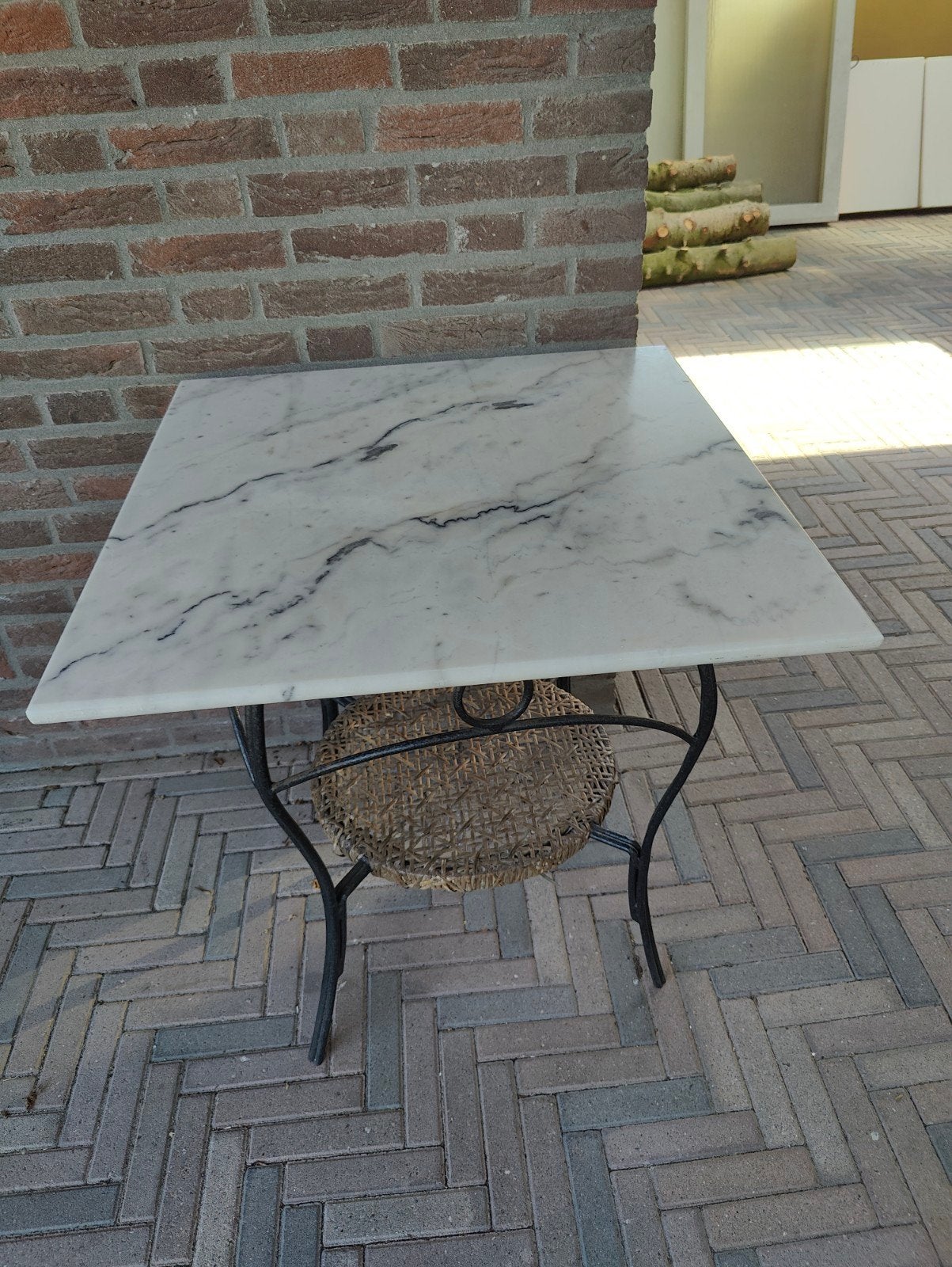 Marmeren stevig tuintafeltje met smeedijzeren onderstel, Ophalen