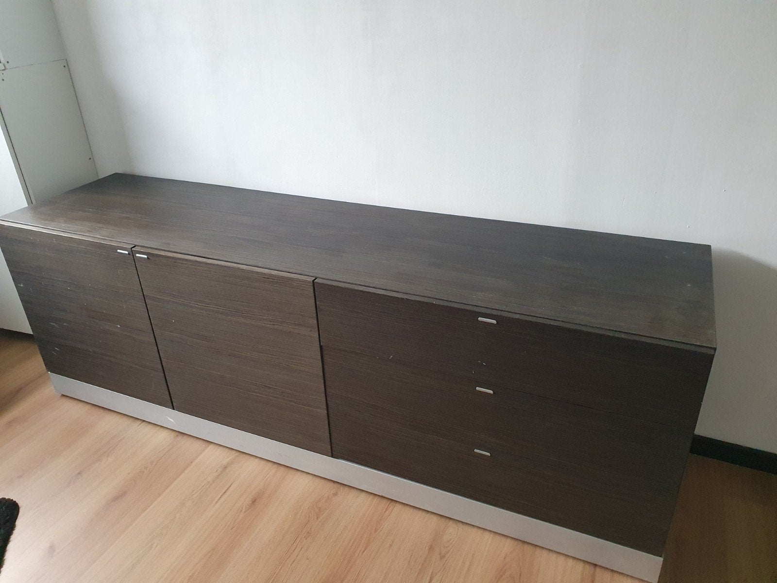 Stevige ladekast/dressoir - Morres Wonen - Zwart/Hout, Ophalen