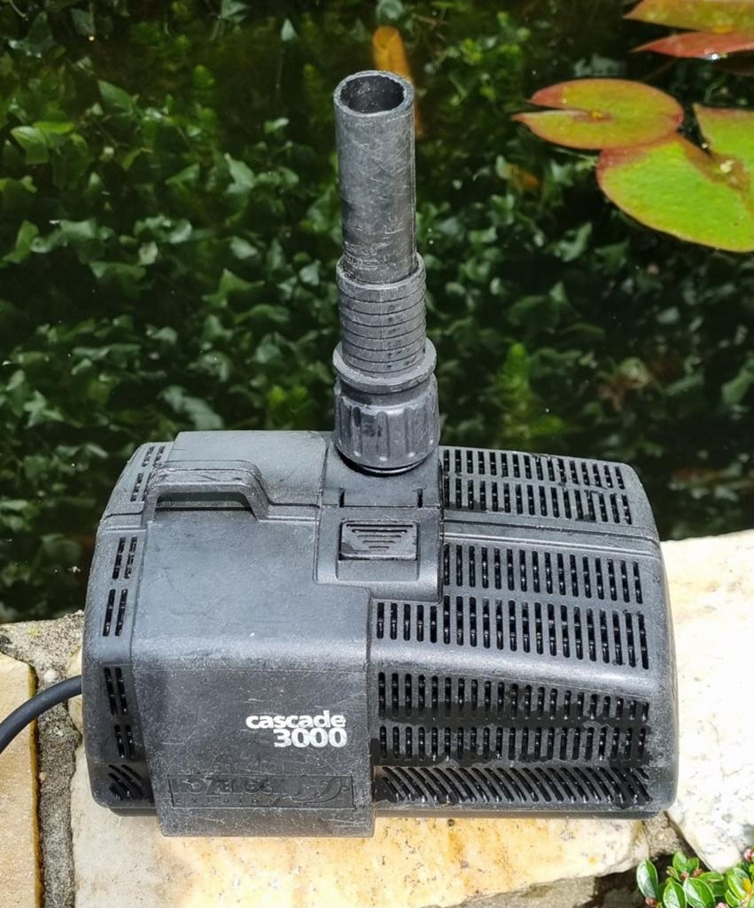 Hozelock cascade 3000 L/H  zie ook mijn andere advertenties., Ophalen of Verzenden, Zo goed als nieuw, Vijverpomp