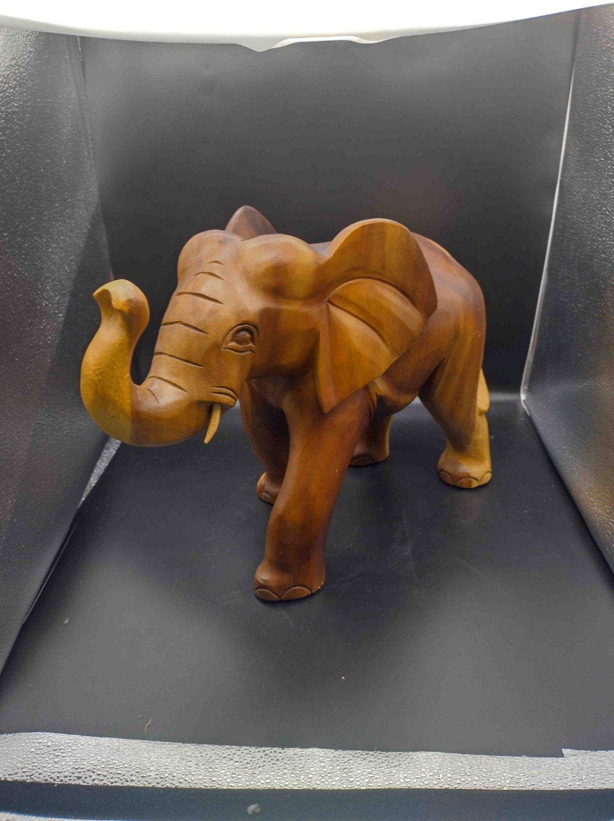 grote (36cm hoog) houten olifant sculptuur - Handgemaakt, Antiek en Kunst, Houtsnijwerk, Ophalen of Verzenden, Handgemaakt, 20 - 50 cm