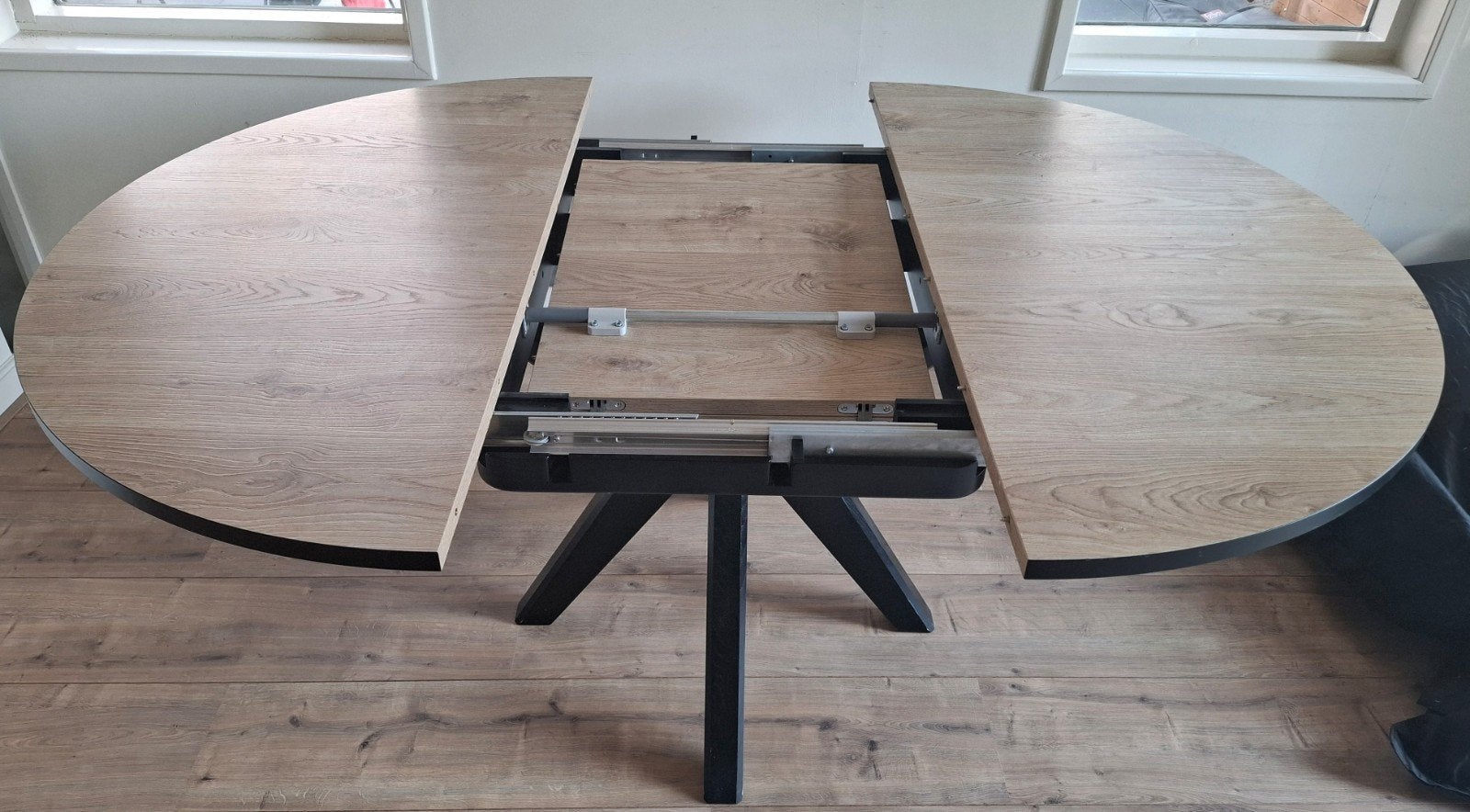 Mooie uitschuifbare eettafel te koop!, Ophalen, Gebruikt, 100 tot 150 cm, Vijf personen of meer