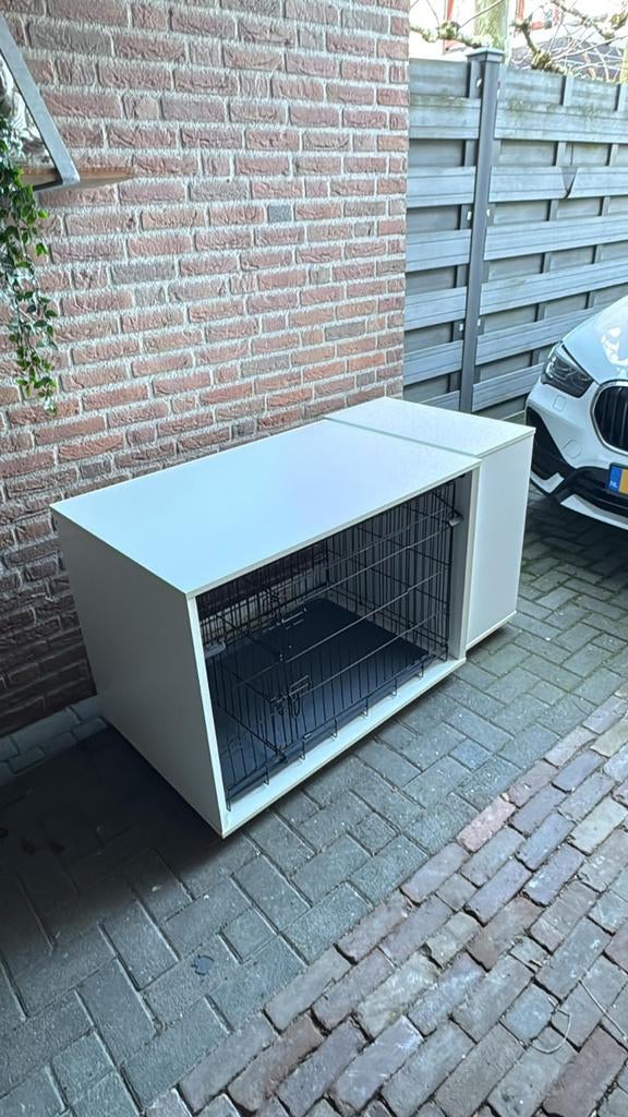 Grote hondenbench met apart kastje voor voorraad, Dieren en Toebehoren, Hondenbenches, Ophalen