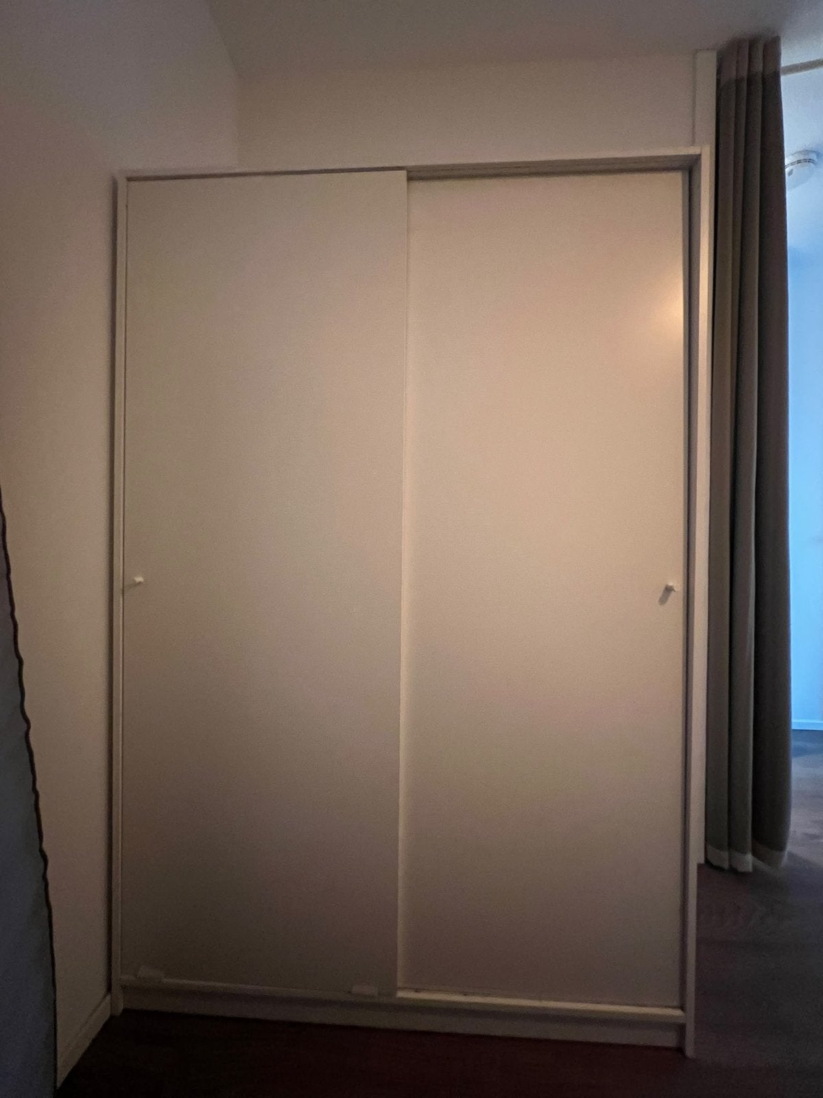 IKEA KLEPPSTAD Schuifdeurkast Wit - 117x55x176 cm, Huis en Inrichting, Ophalen, 100 tot 150 cm, Zo goed als nieuw, 150 tot 200 cm