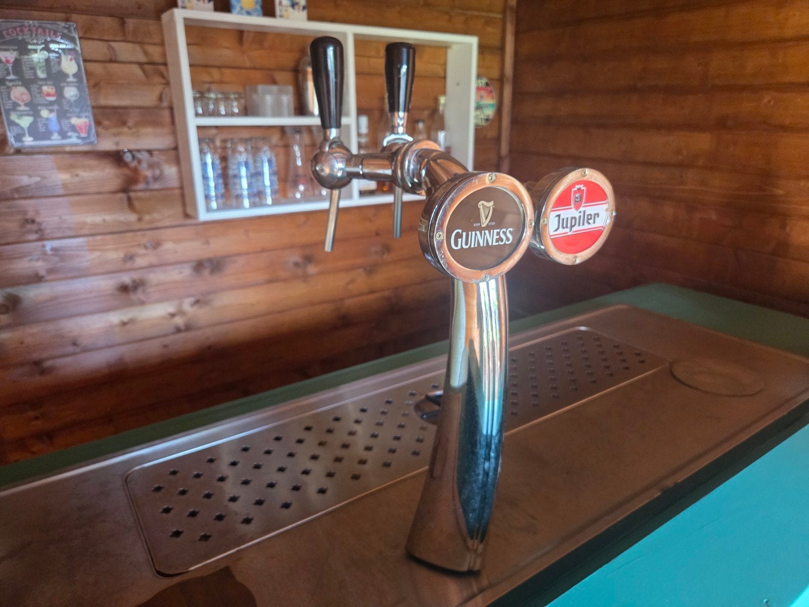 Complete thuistapinstallatie met bar en koeling, Ophalen, Zo goed als nieuw, Inclusief barstoelen