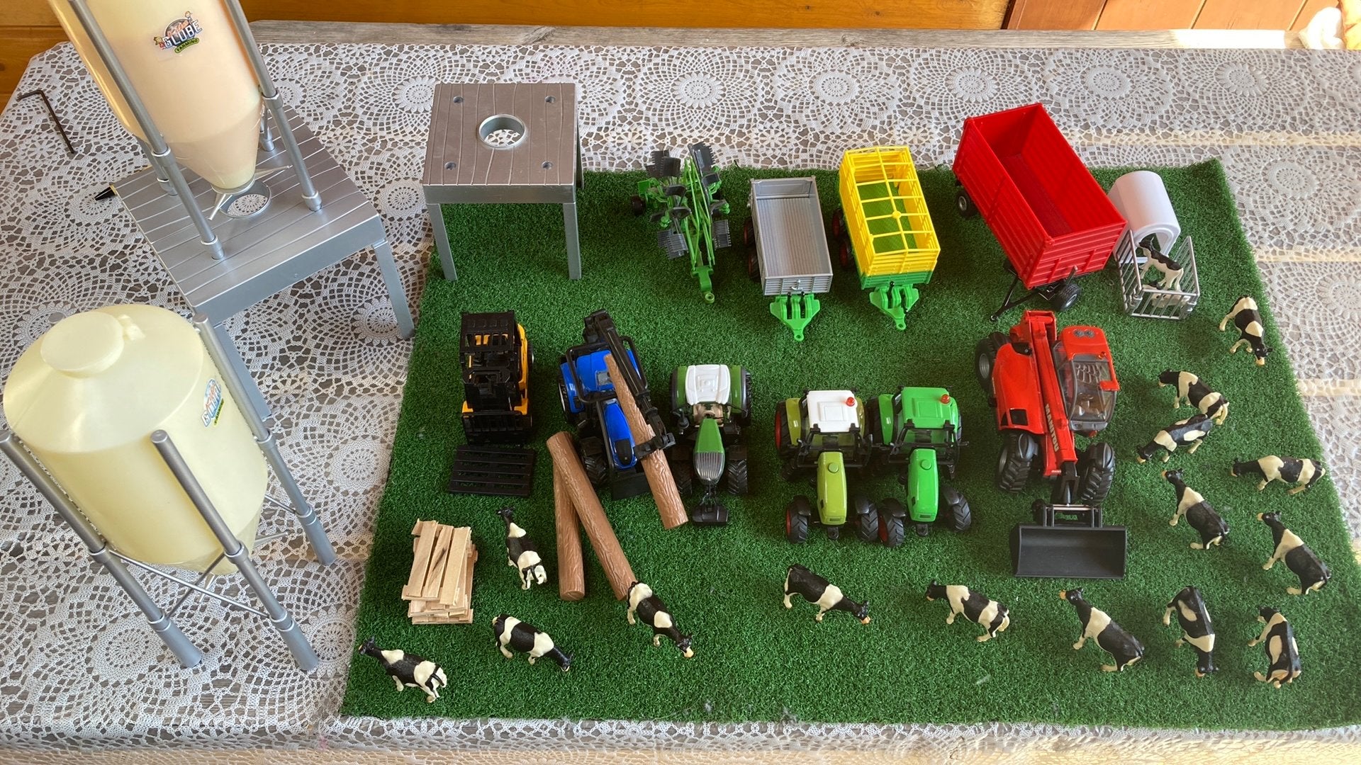 Trekkers, koeien, silo’s met mais, heftruck en verrijker, Ophalen of Verzenden, Zo goed als nieuw