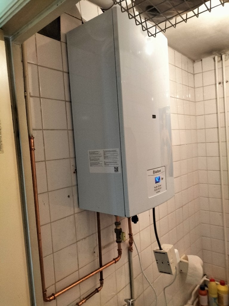 Zo goed als nieuw, turbomag gesloten geiser,, Ophalen, Aardgas, Geiser, Minder dan 20 liter